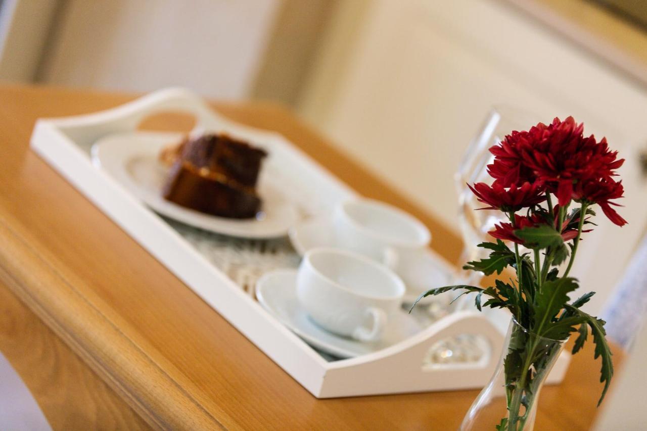 Phaedra Suites (Adults Only) 罗希姆诺 外观 照片