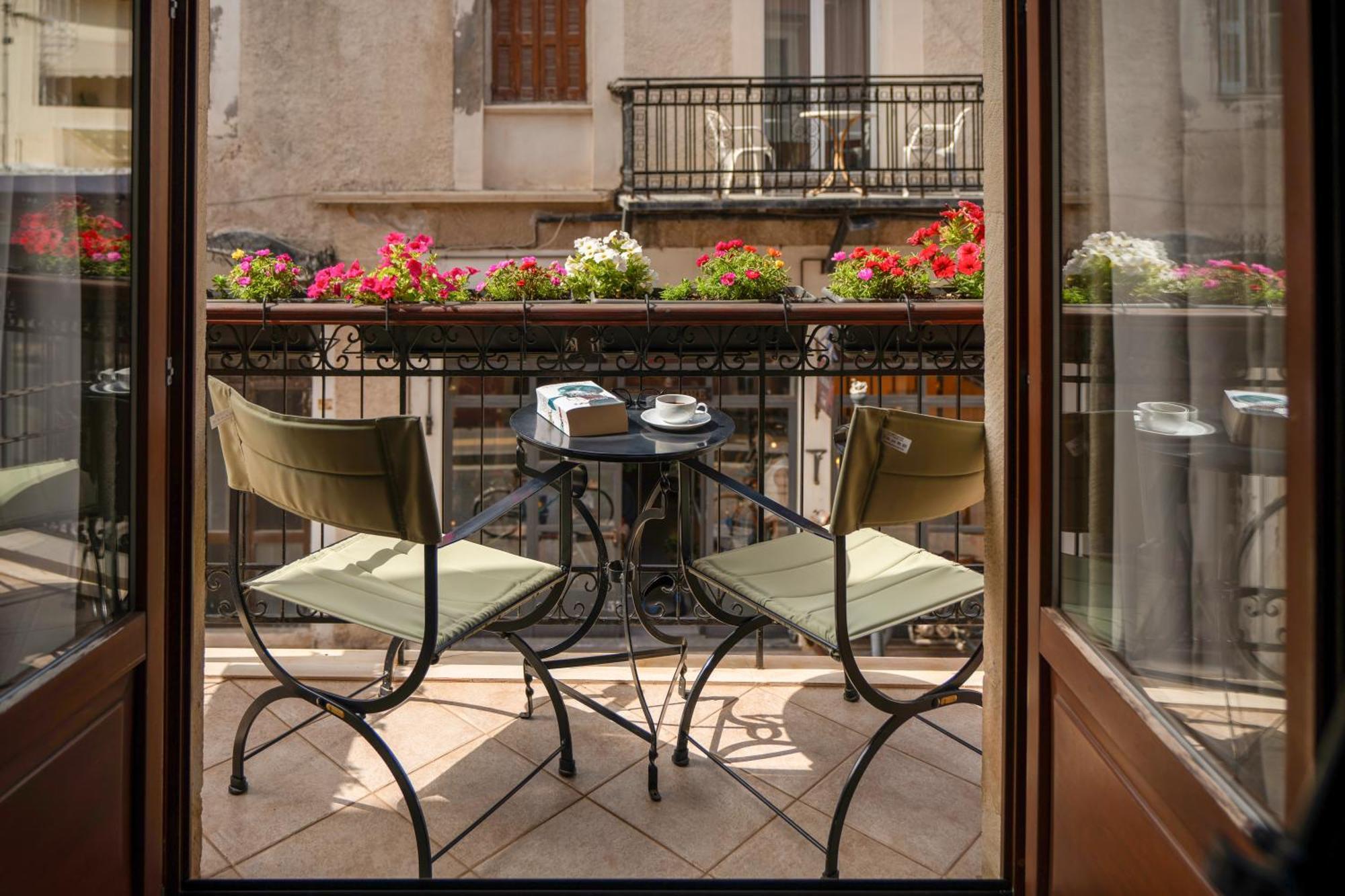 Phaedra Suites (Adults Only) 罗希姆诺 外观 照片