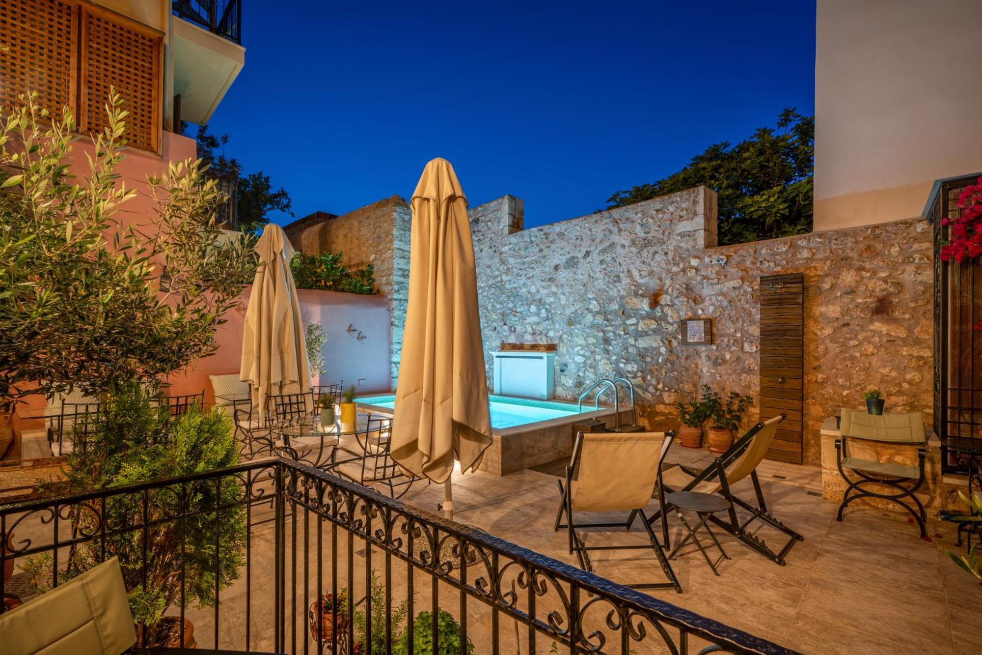Phaedra Suites (Adults Only) 罗希姆诺 外观 照片
